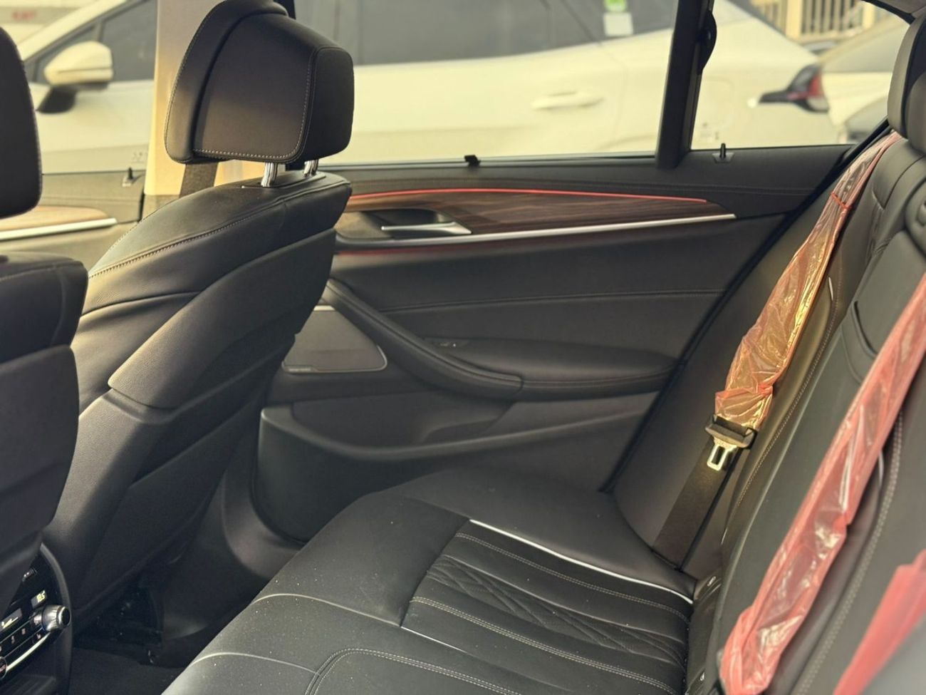 بي أم دبليو 530i Luxury 2.0L