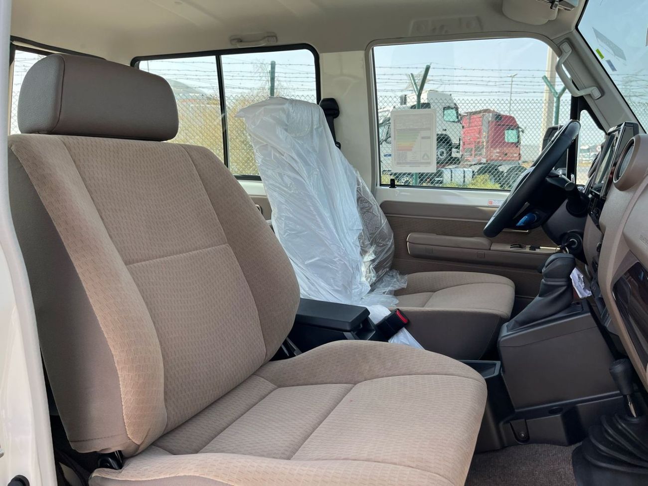 Toyota Land Cruiser 70 2025 Toyota Land Cruiser LC71 2.8L AT Diesel (White)