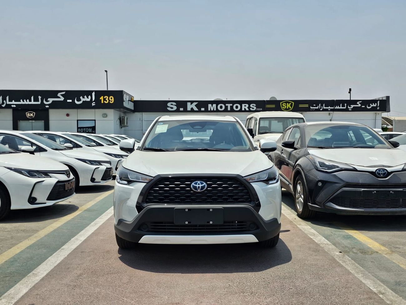 Toyota Corolla Cross 2.0L V4 HYBRID, PUSH START, MID OPTION WITH SUNROOF / SPECIAL OFFER