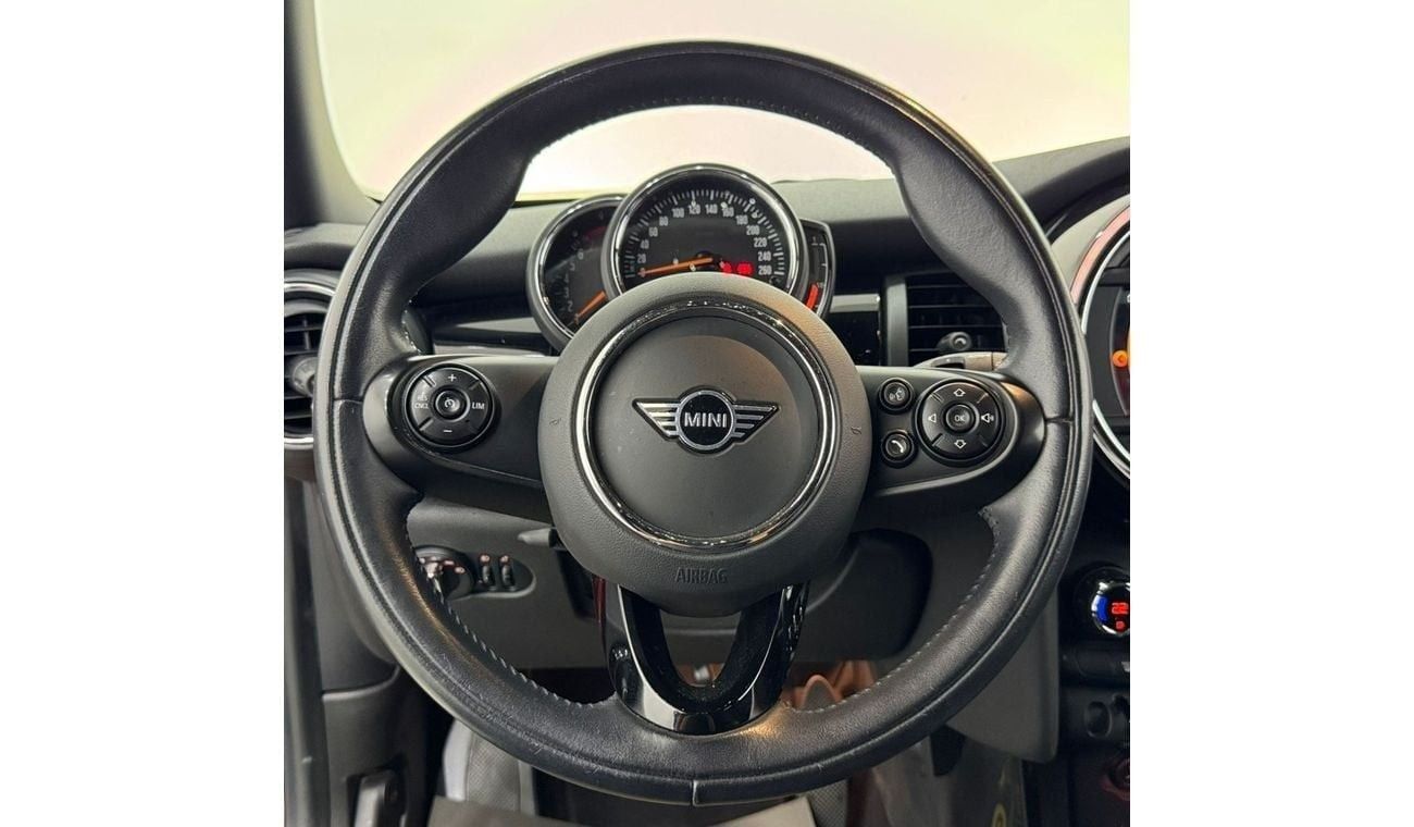 ميني كوبر Std 1.5L (4 Seater) 2021 Mini Cooper, Warranty, Full Service History, Excellent Condition, GCC