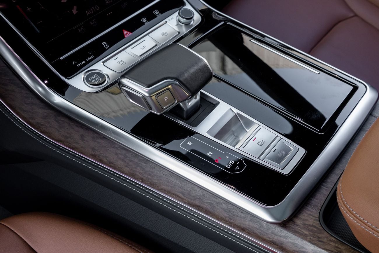 أودي Q8 Q8 55 TFSI quattro S-Line | 5,875 P.M | 0% Downpayment | Audi Warranty + S/Contract
