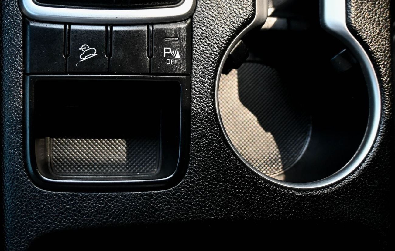 كيا سبورتيج Base 1.6L