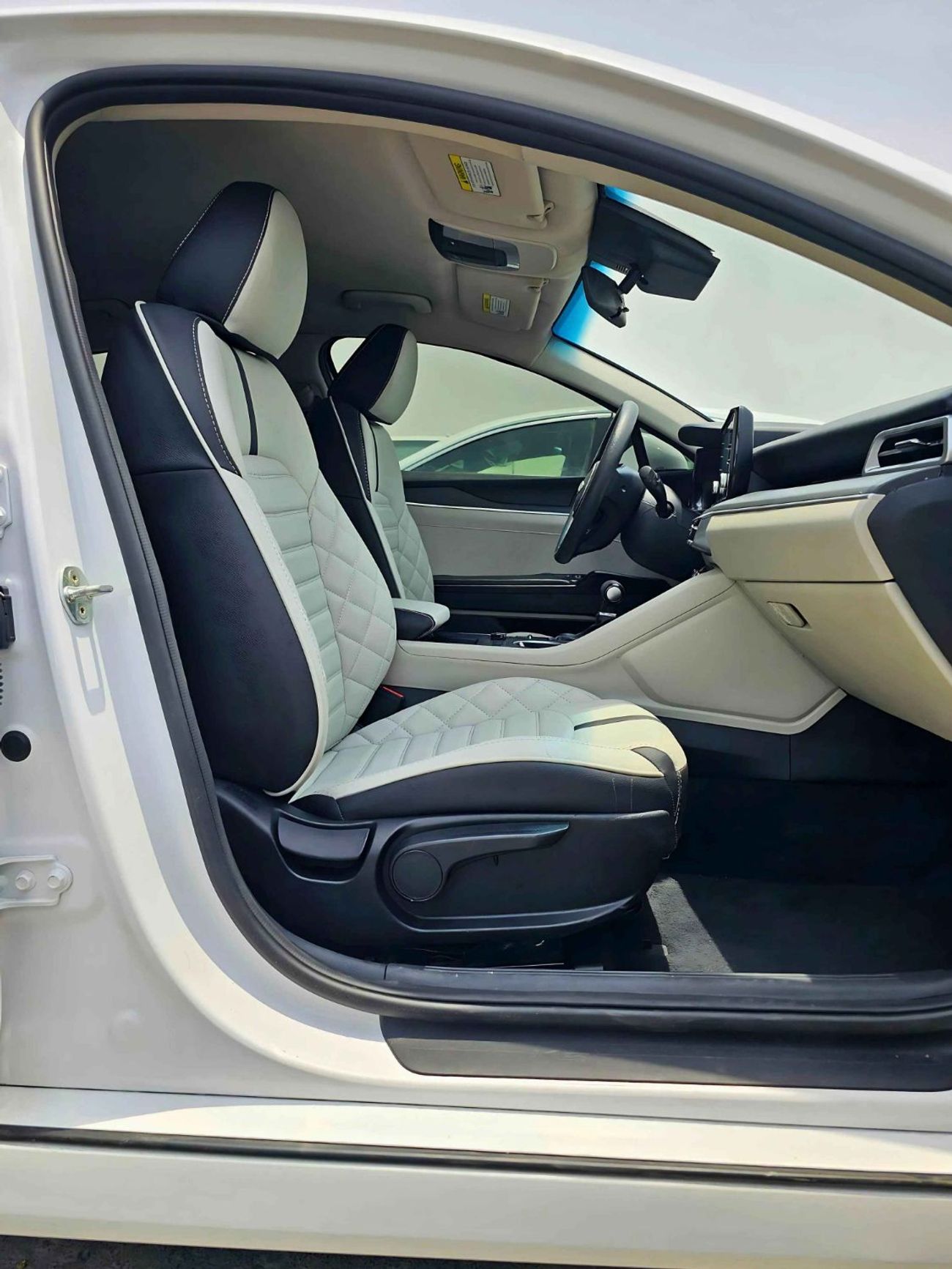 Kia K5 / LXS / LOW MILEAGE / DISCOUNT / EXPORT ONLY / LOT#23752