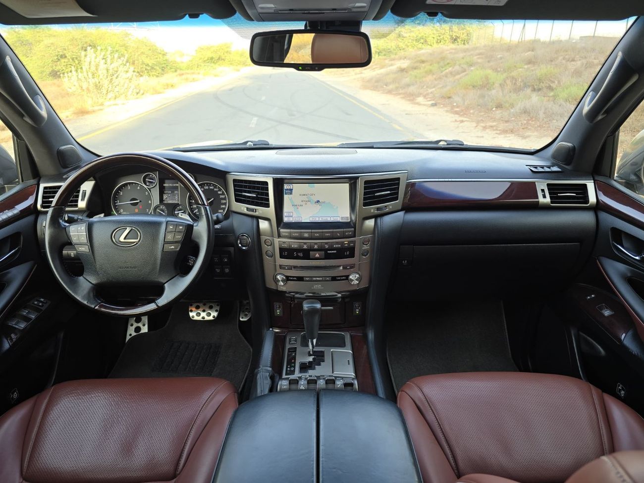 لكزس LX 570 Platinum 5.7L LEXUS LX-570 2014 GCC // FULL OPITION // PERFECT CONDITION