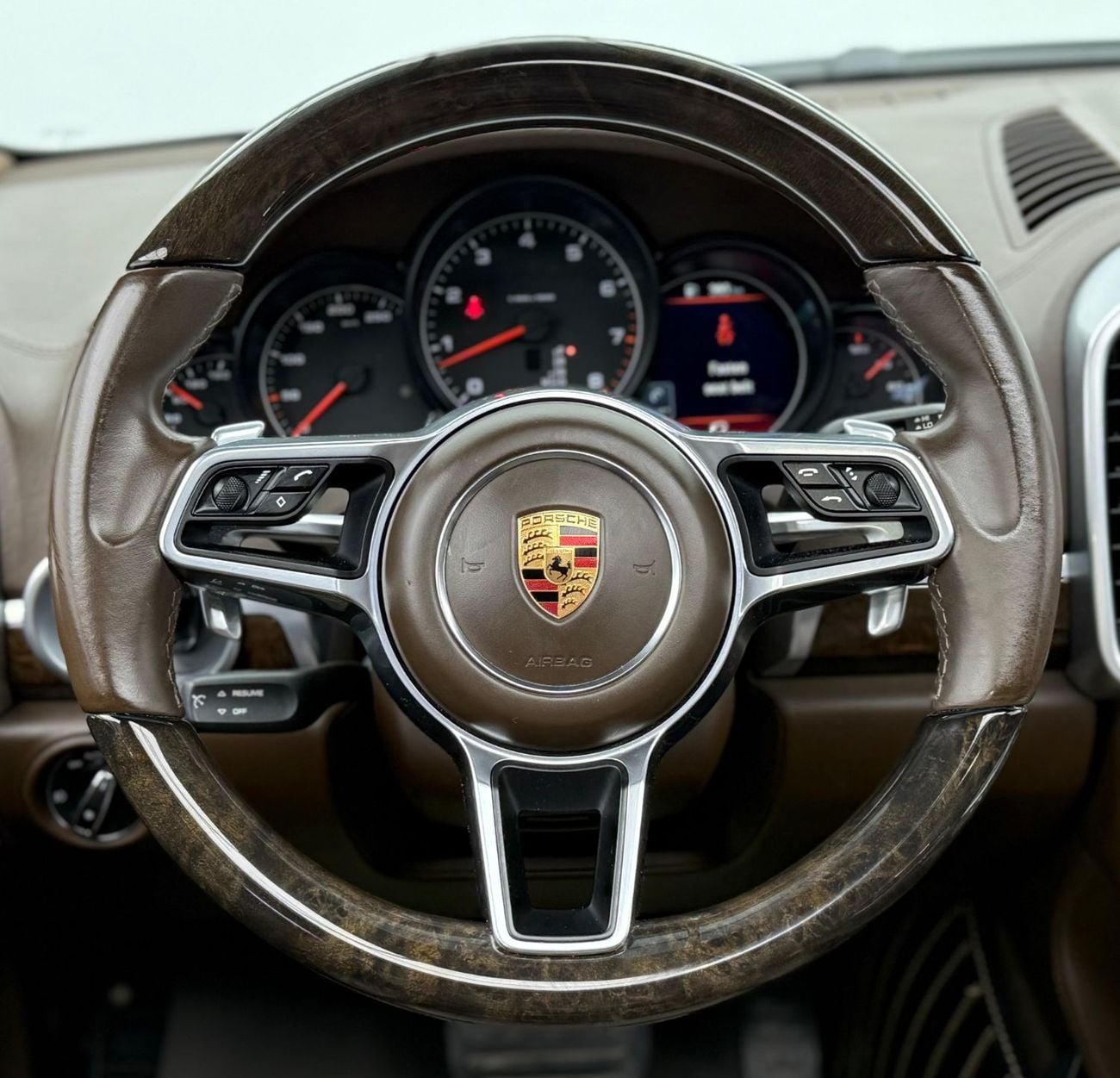 بورش كايان 2017 Porsche Cayenne Platinum Edition, Full Service History, Excellent Condition, GCC
