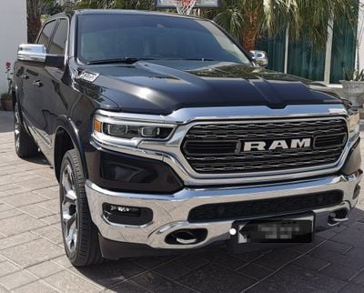 RAM 1500 LIMITED CREW GCC Specs, V8,1 Owner from new