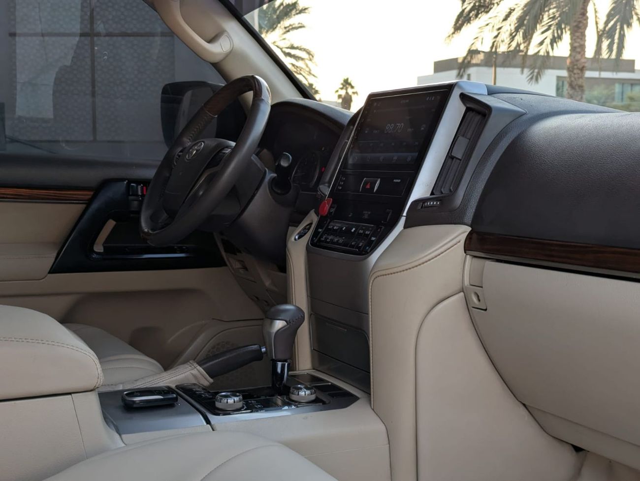 Toyota Land Cruiser GXR2 4.5L GXR-4.5L-1VD-8 Cylinders-LHD-Diesel-4WD-Automatic-8 Seats-5 Doors