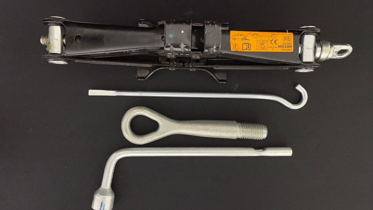 نيسان صني SV 1.5 | بدون دفعة مقدمة | اختبار القيادة في المنزل