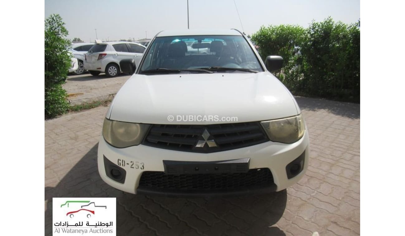 Mitsubishi L200 Mitsubishi L200 D/c pick up 4x2,Diesel,Model:2014. Excellent condition