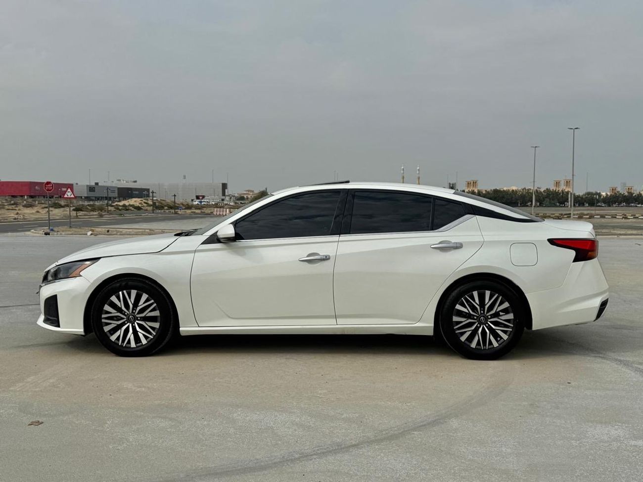 نيسان ألتيما Nissan Altima SV 2023 Sunroof GCC