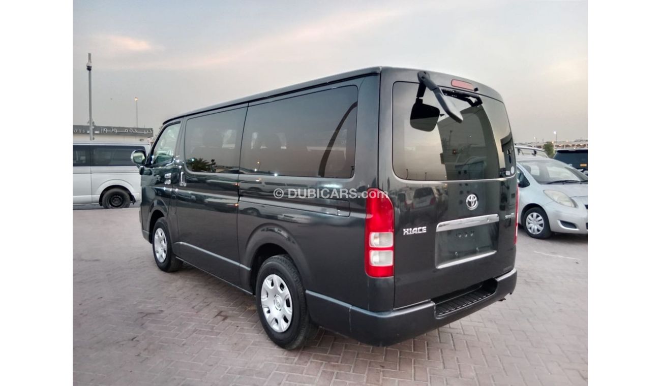تويوتا هاياس TOYOTA HIACE VAN RIGHT HAND DRIVE (PM1621)