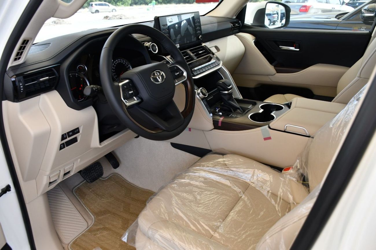 Toyota Land Cruiser Land Cruiser GXR 2024 whie/beige