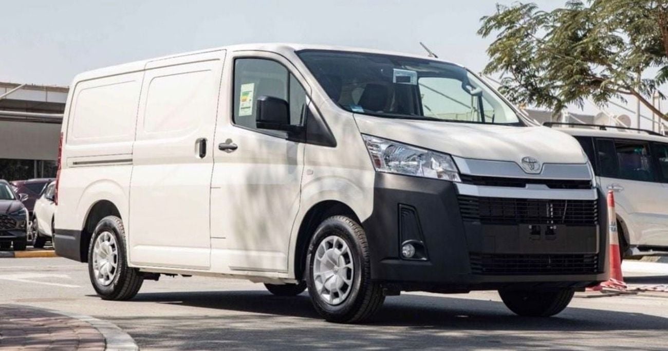 تويوتا هاياس Toyota Hiace Std Roof Half Cargo 3.5l M/T Gcc Specs White Color  2026 Model