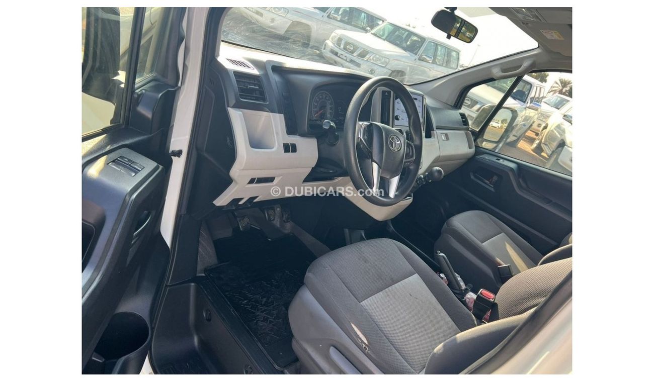 Toyota Hiace 2019 TOYOTA HIACE PETROL V6- GCC