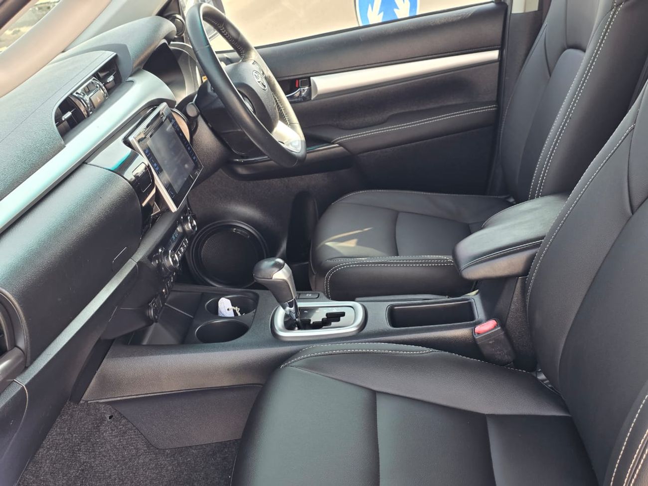 تويوتا هيلوكس diesel 2.8 liter right hand drive only for export available