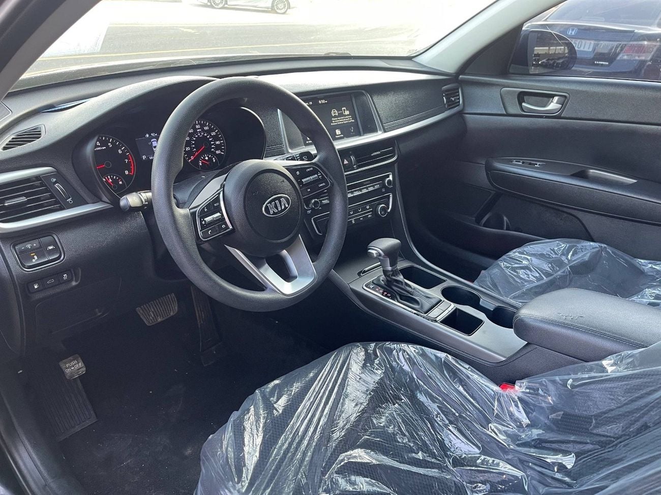 Kia Optima EX Deluxe 2.4L 2.4L V4 / LONE ASSIST / BIG SCREEN / APPLE ANDROID AUTO / LEATHER