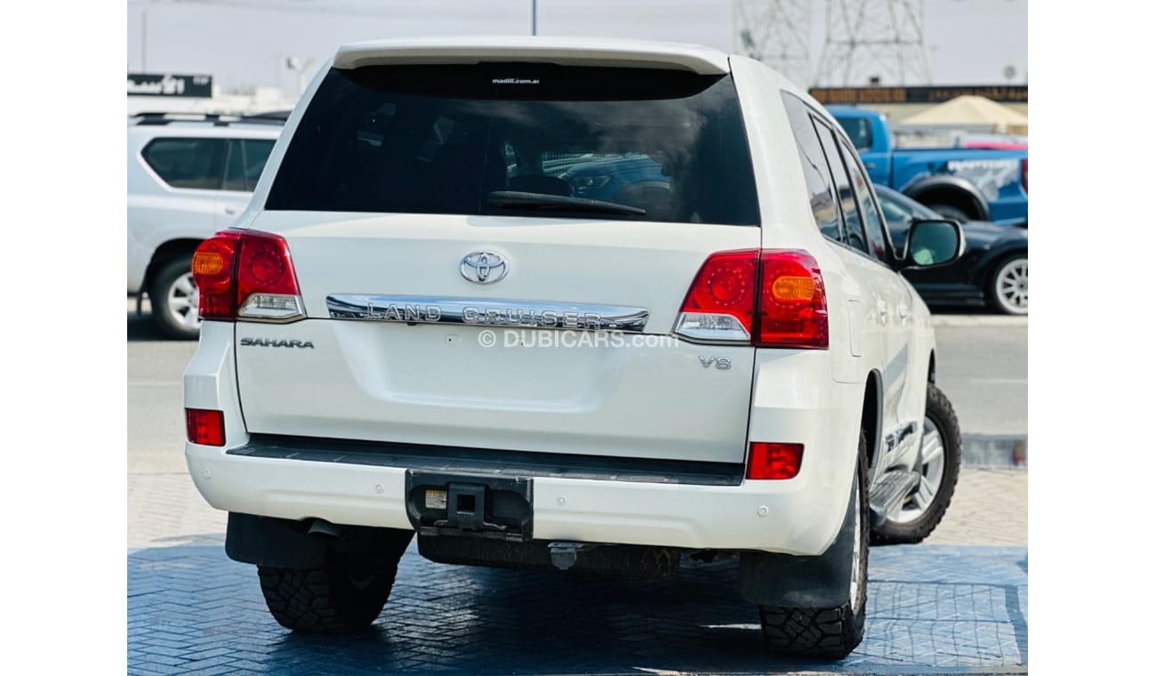 تويوتا لاند كروزر Sahara top of the range