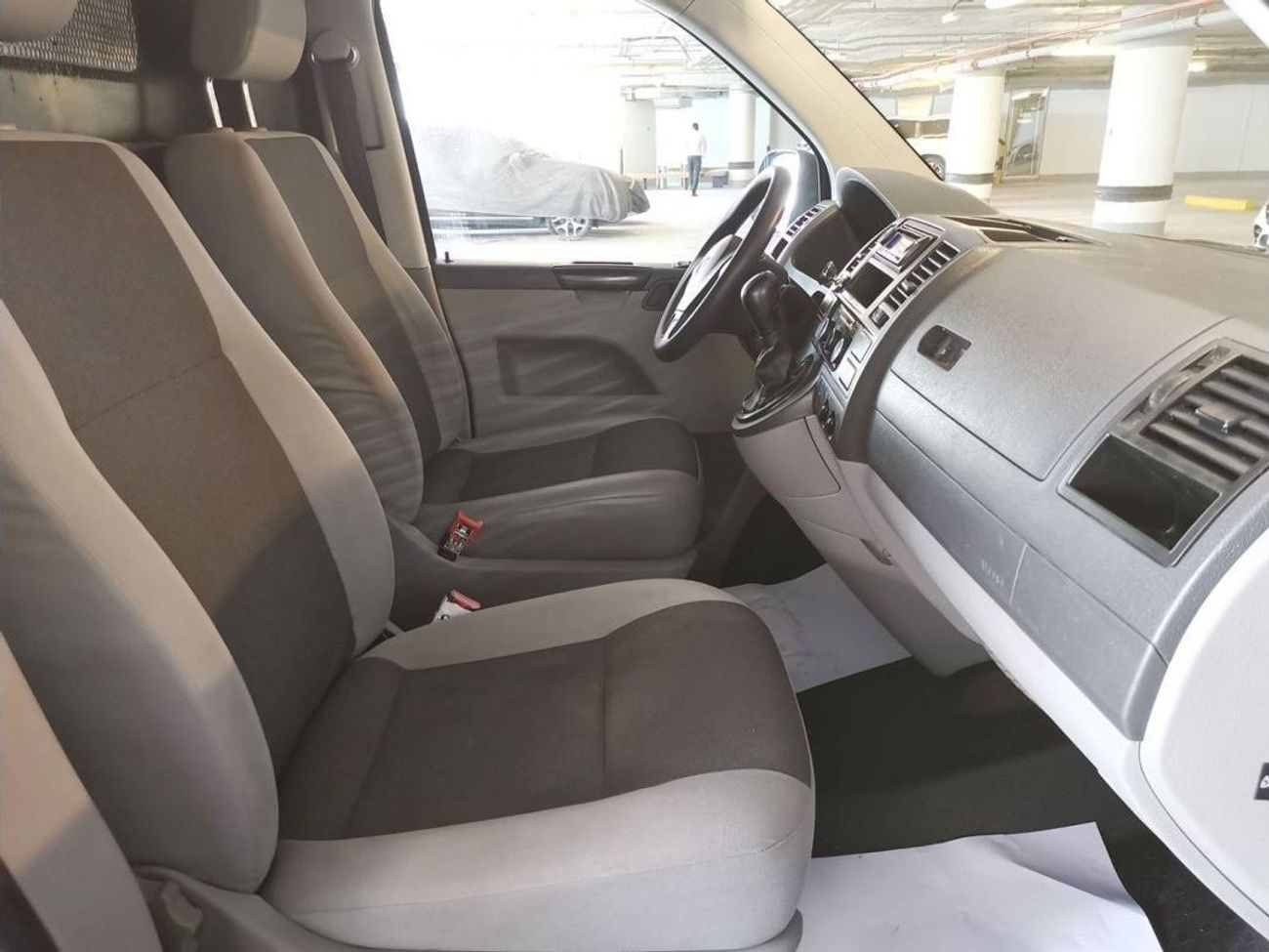 Volkswagen T6 Transporter Volkswagen Transporter LONG Wheel Base AUTOMATIC 2015 Model GCC Specs With Full Service History In P