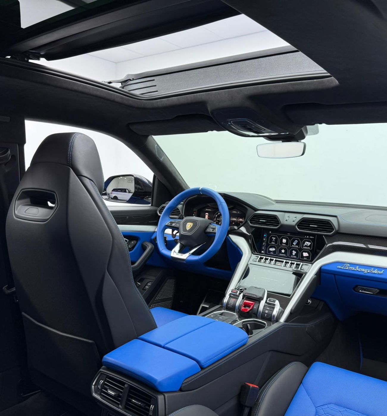 لامبورغيني اوروس STD 4.0T V8 2022 Lamborghini Urus, Warranty, Full Service History, Fully Loaded, Excellent Condition