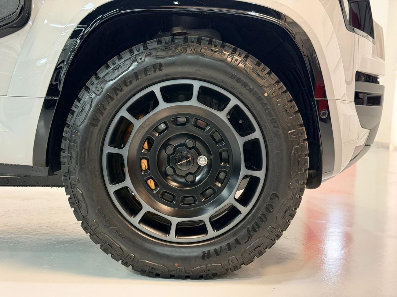 Land Rover Defender 110 635 OCTA  V8 2026