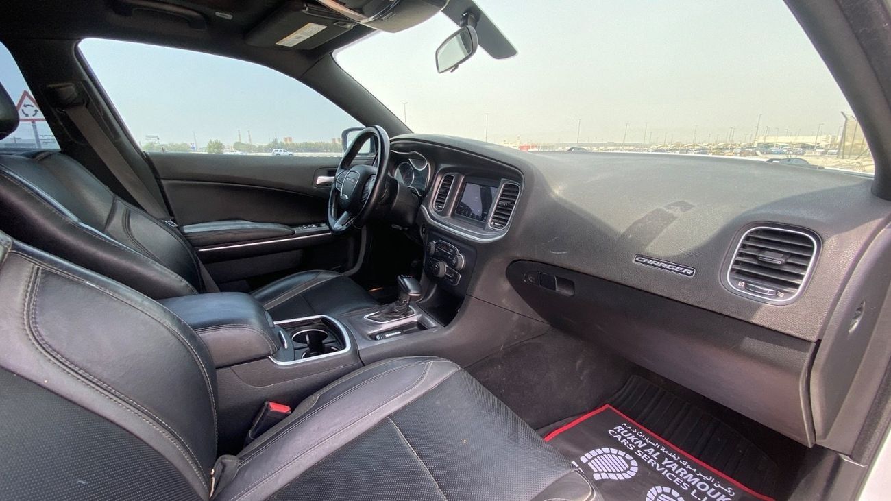 Dodge Charger SXT Plus 3.6L