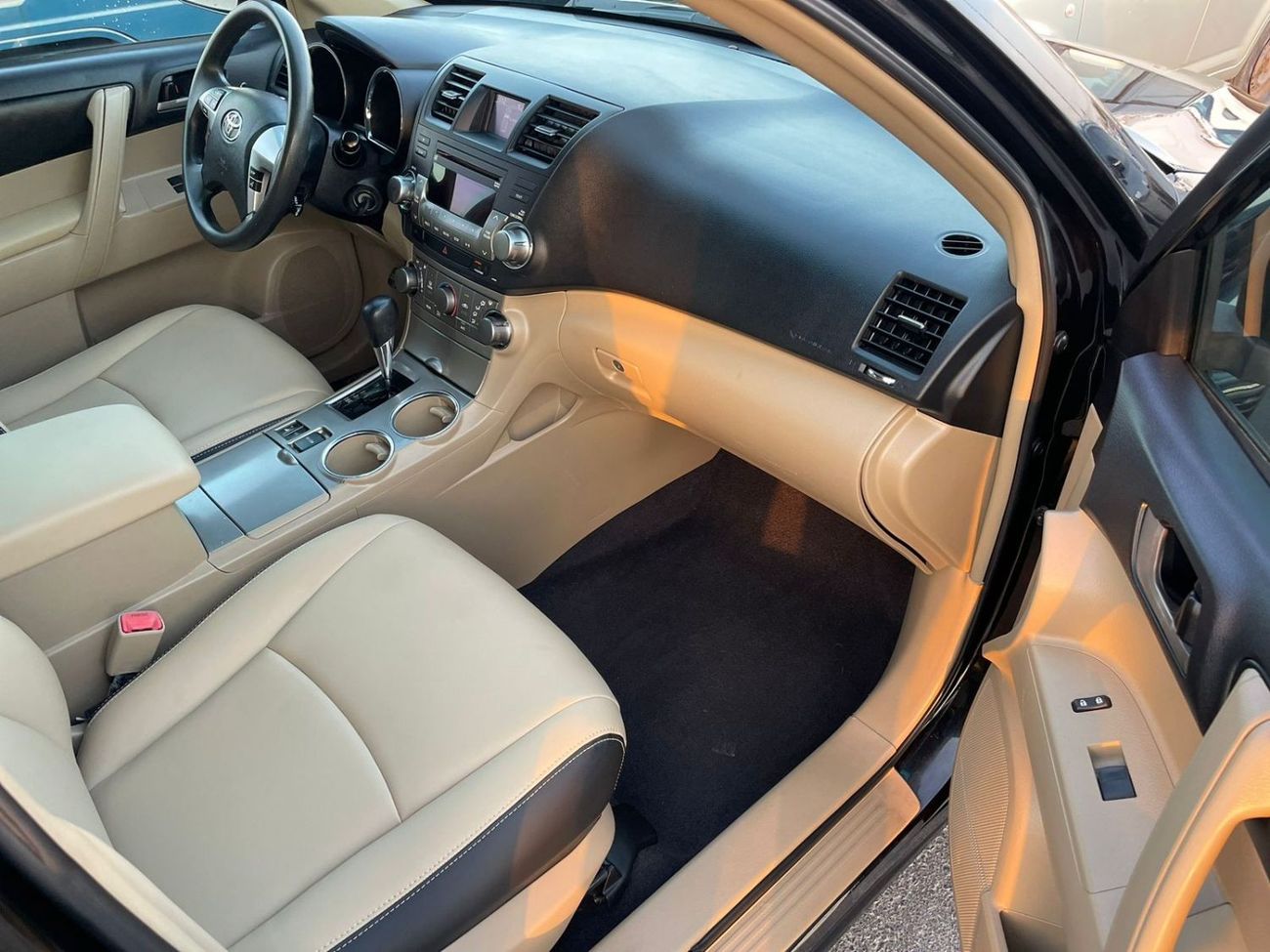 Toyota Highlander 2011 Toyota Highlander MidOption+ Electric Seats & Rear CAM - 7 Seater 3.5L V6 - 4x4 AWD - 79,000 Mi