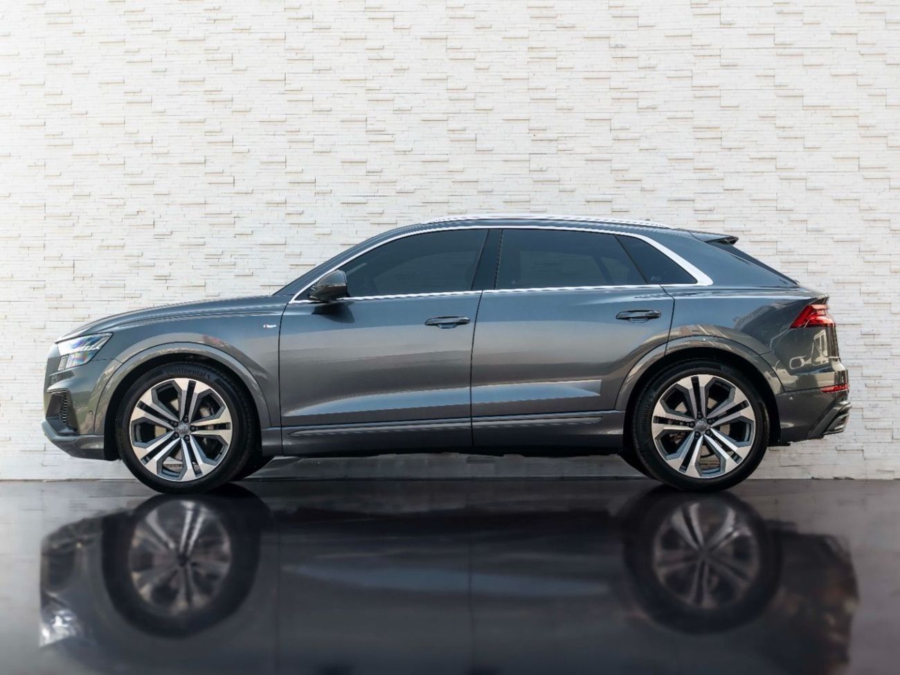 Audi Q8 55 TFSI quattro Luxury 3.0L (340 HP)