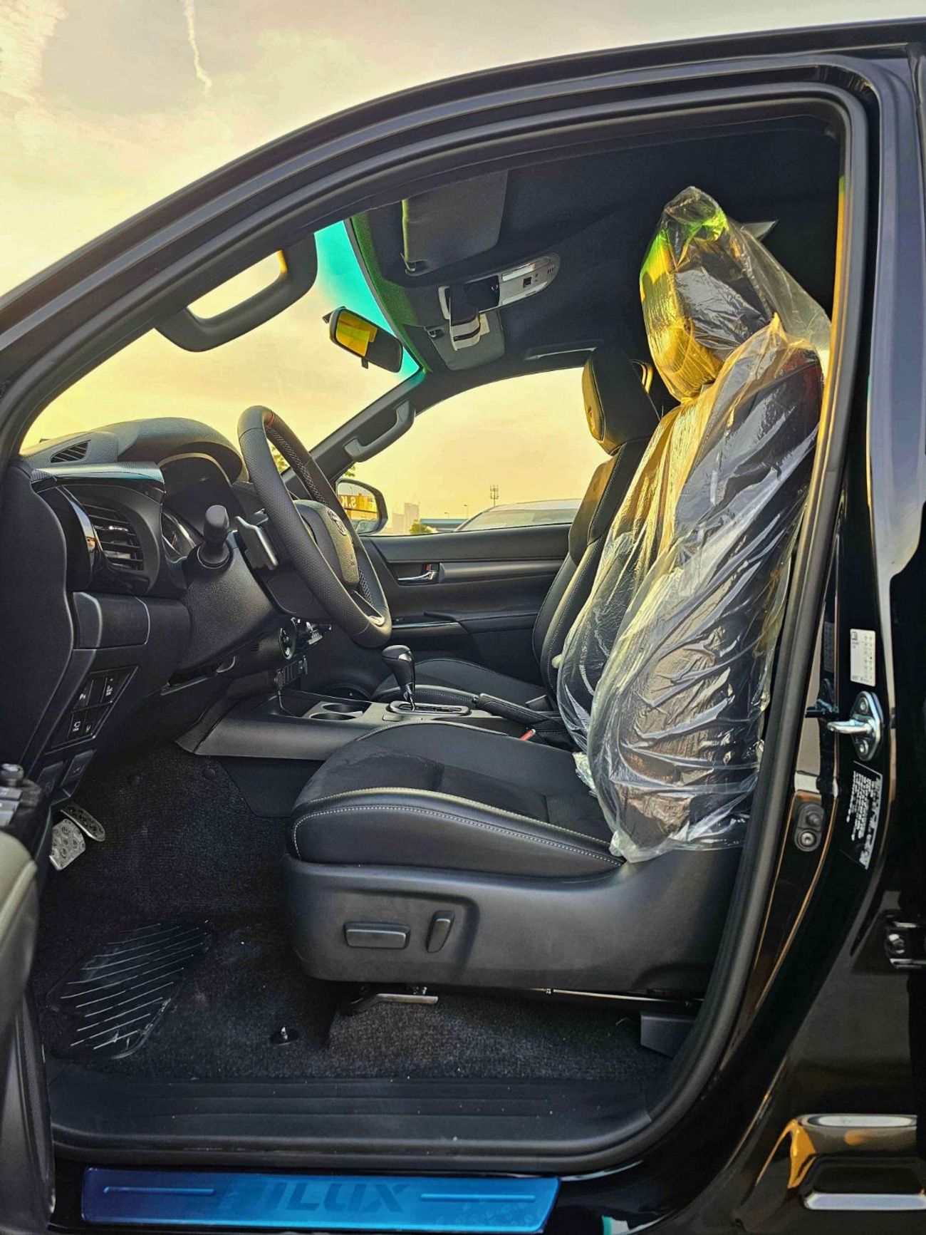 تويوتا هيلوكس GR SPORT/DOUBLE CABIN WIDE BODY/4.0L PETROL /OVER FENDER /360*CAMERA/DRIVER PWR SEATS WITH LATHER (C