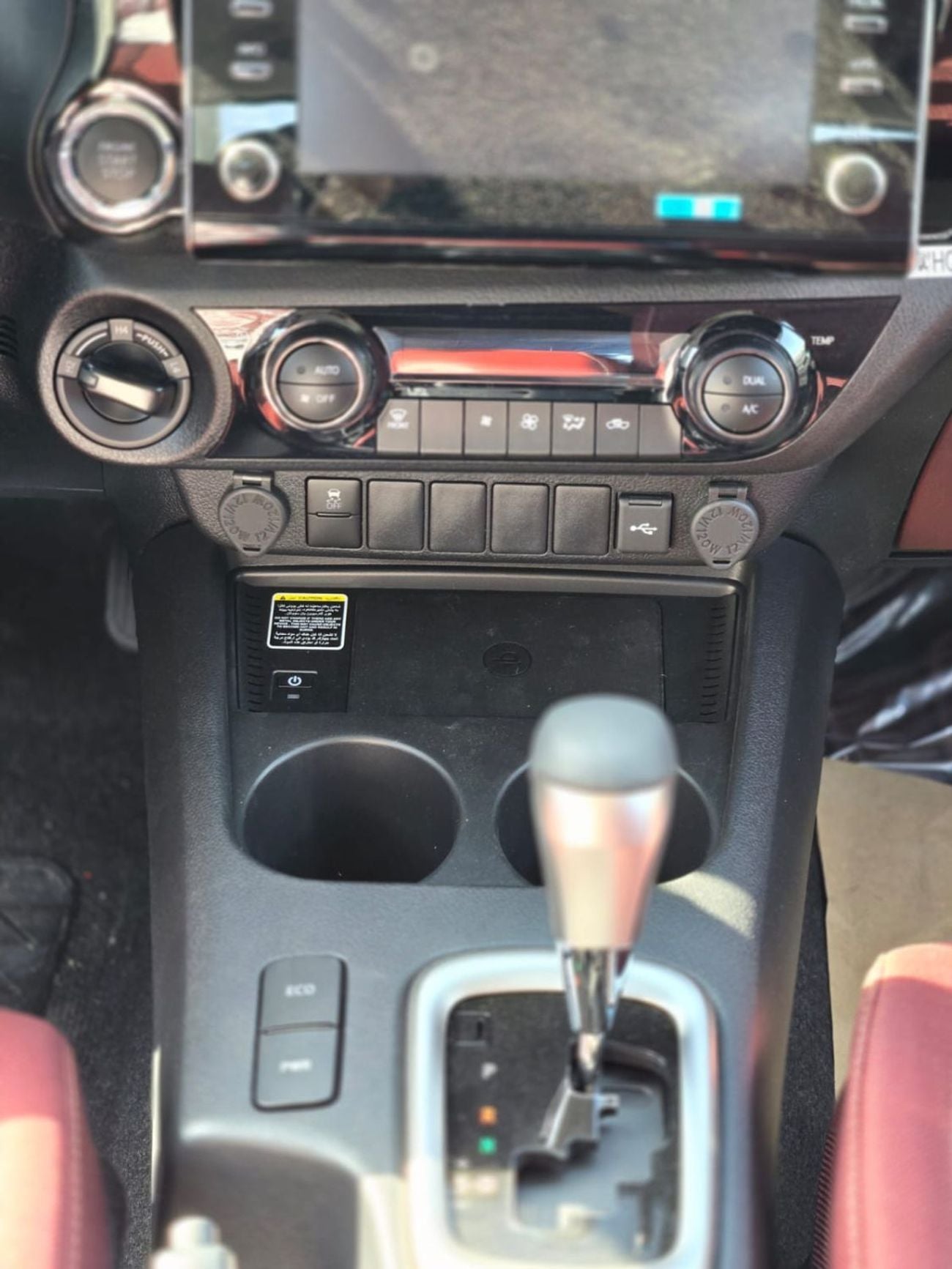 Toyota Hilux 2.7L PETROL A/T GLXS SPS DOUBLE CABIN FULL OPTION PICKUP