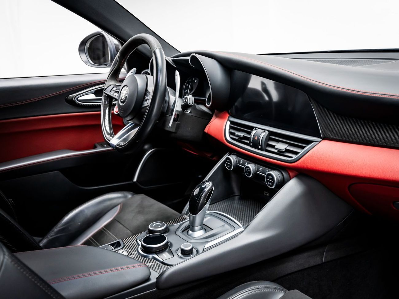 Alfa Romeo Giulia Quadrifoglio 2.9L (510 HP) 2020 Alfa Romeo Giulia Quadrifoglio, 2026 Agency Warranty + Service Contr