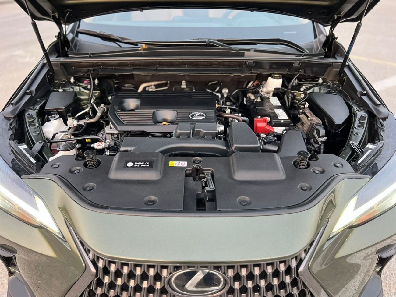 Lexus NX250 PREMIUM (NON GCC) 2024 Lexus NX250 MidOption 2.5L V4 FWD- Rear Camera & Sensor - Leather Seat - Auto Trunk