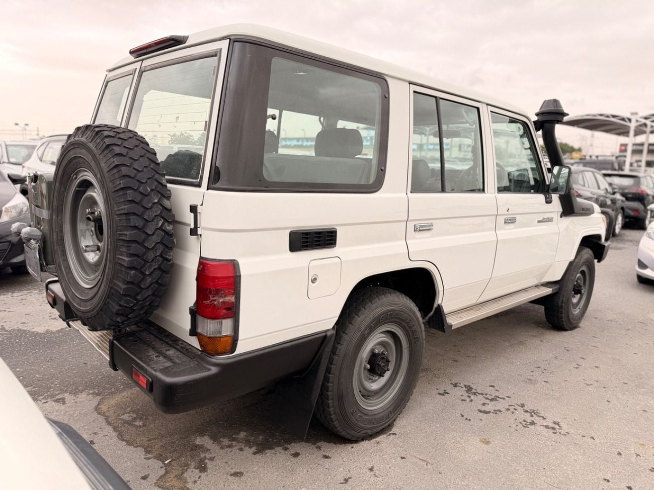 Toyota Land Cruiser 70 LC76 STD