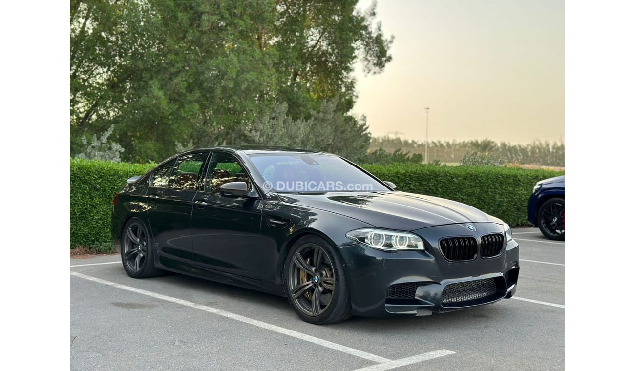 BMW M5 Std M5 F10 2012 // GCC // IN PERFECT CONDITION // FULL OPTIONS