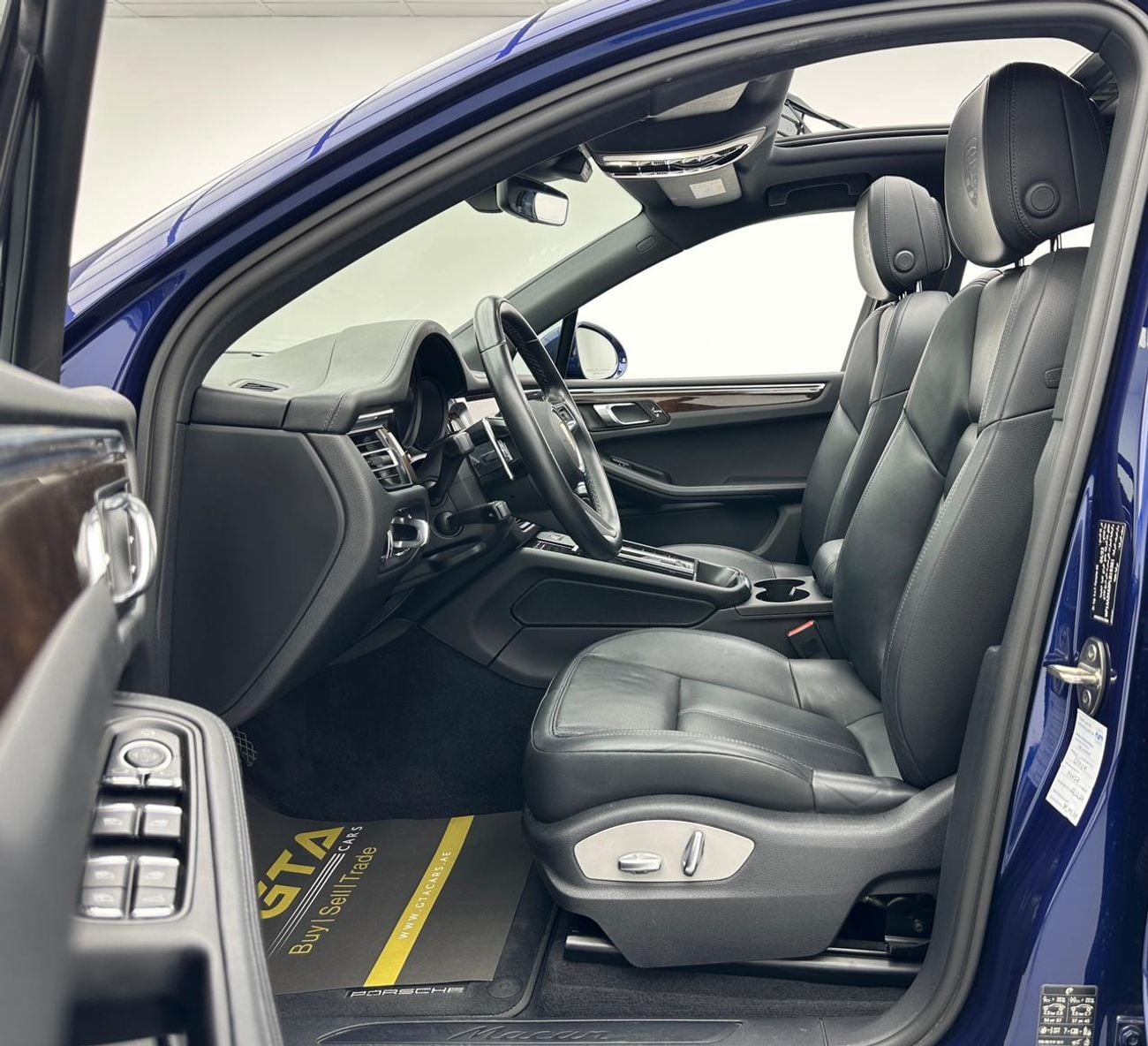 Porsche Macan STD 2023 Porsche Macan, 1 Year Unlimited Km Warranty, Full Porsche Service History, GCC