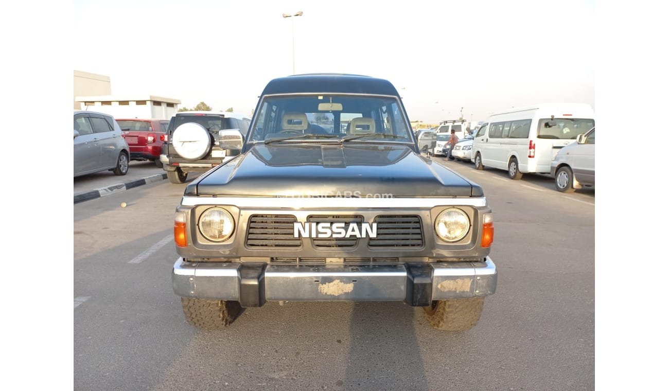 نيسان باترول NISSAN PATROL RIGHT HAND DRIVE (PM1051)