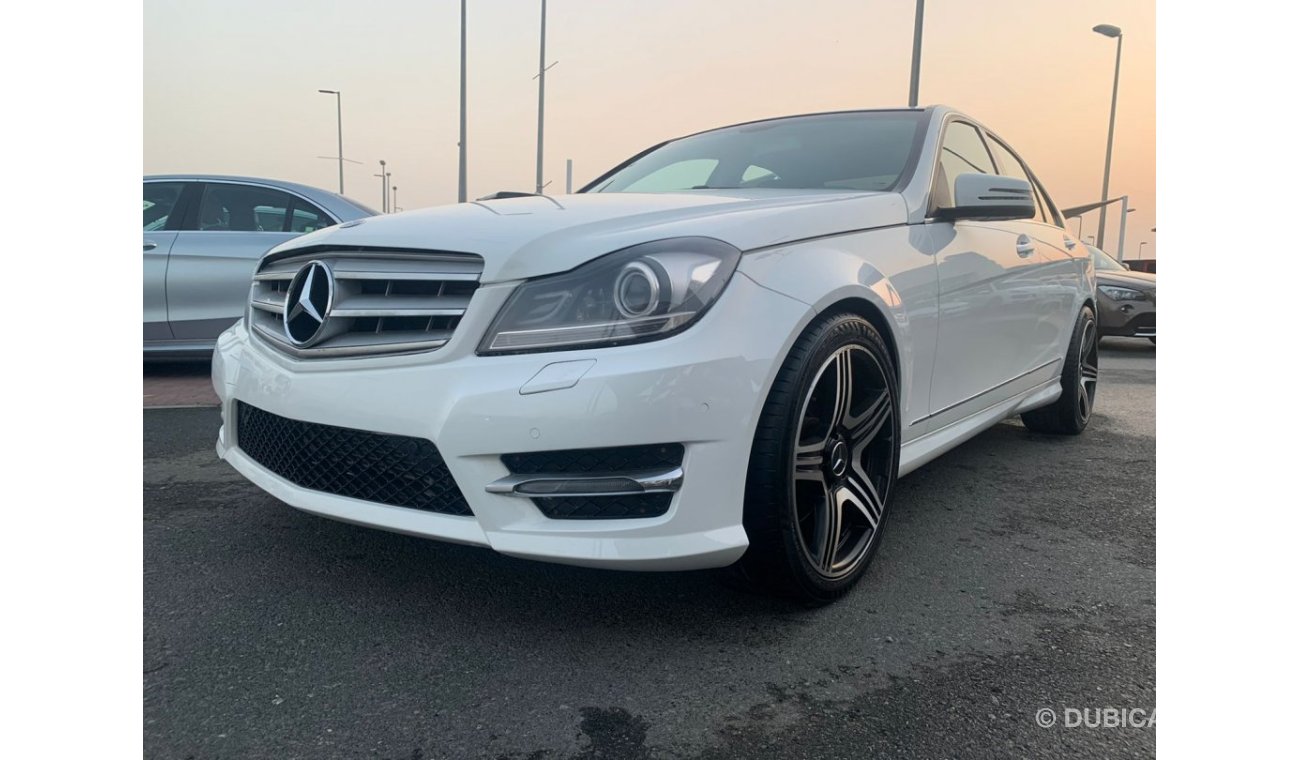 Mercedes-Benz C 300 Mercedes C300_2014_Excellent_Condihion