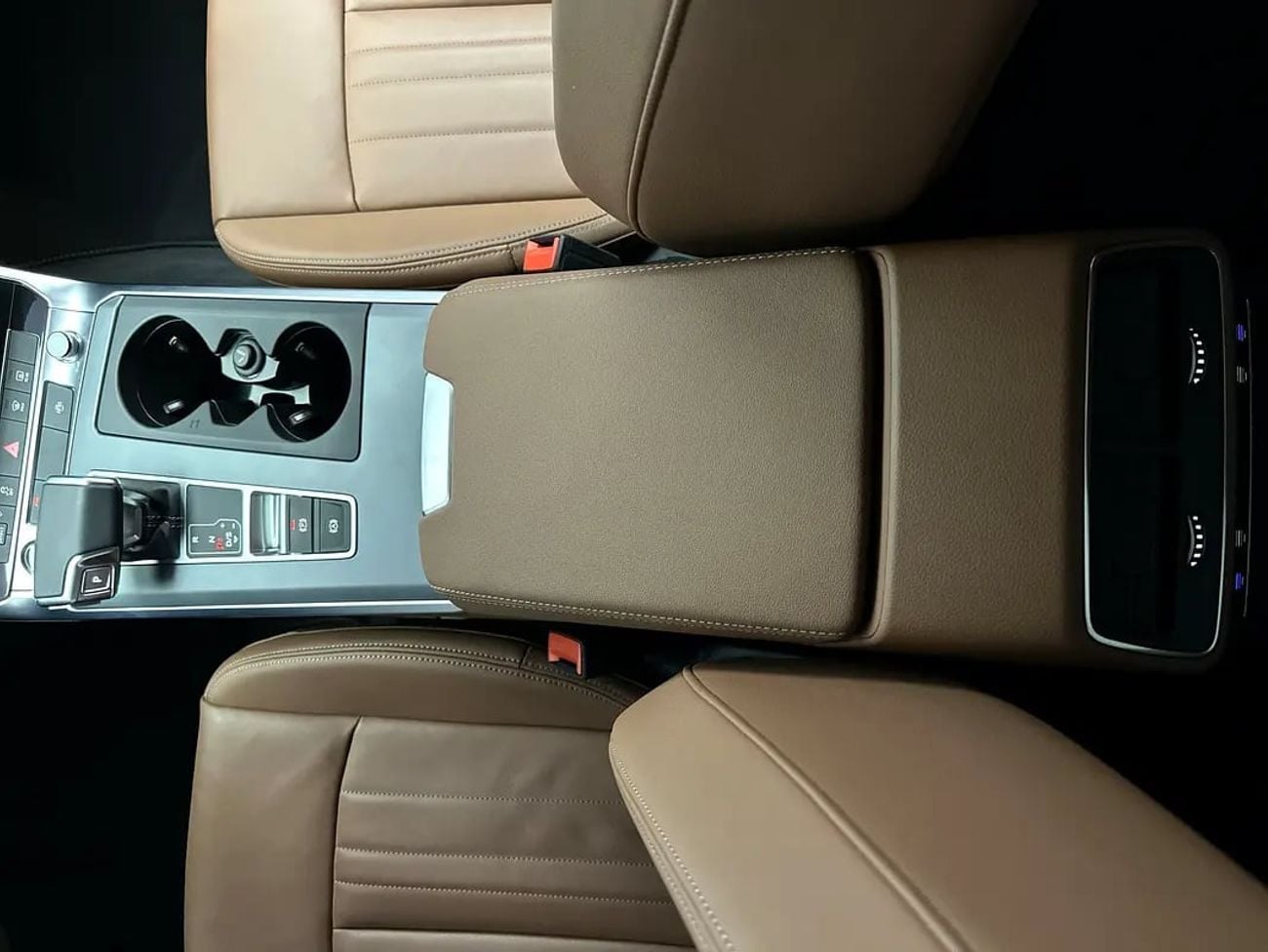 Audi A6 40 TFSI ADVANCED 2.0L Sedan 40 TFSI 190hp Business (Ref# 00821)