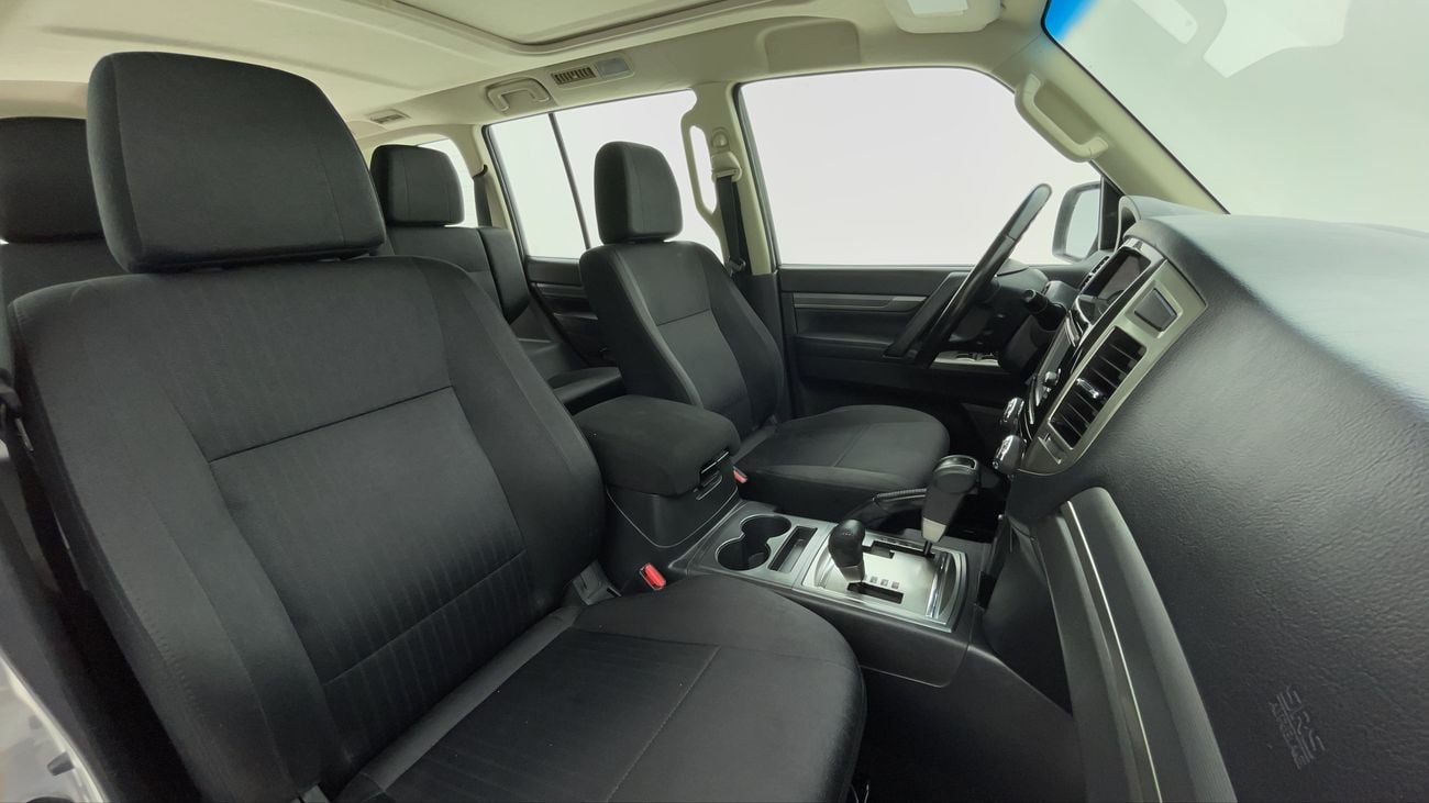 ميتسوبيشي باجيرو GLS MIDLINE 3 | بدون دفعة مقدمة | اختبار القيادة في المنزل