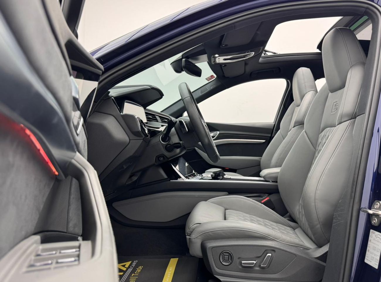 Audi etron 2023 Audi E-Tron S Sportback, 2026 Audi Warranty, 2028 Audi Service Pack, GCC