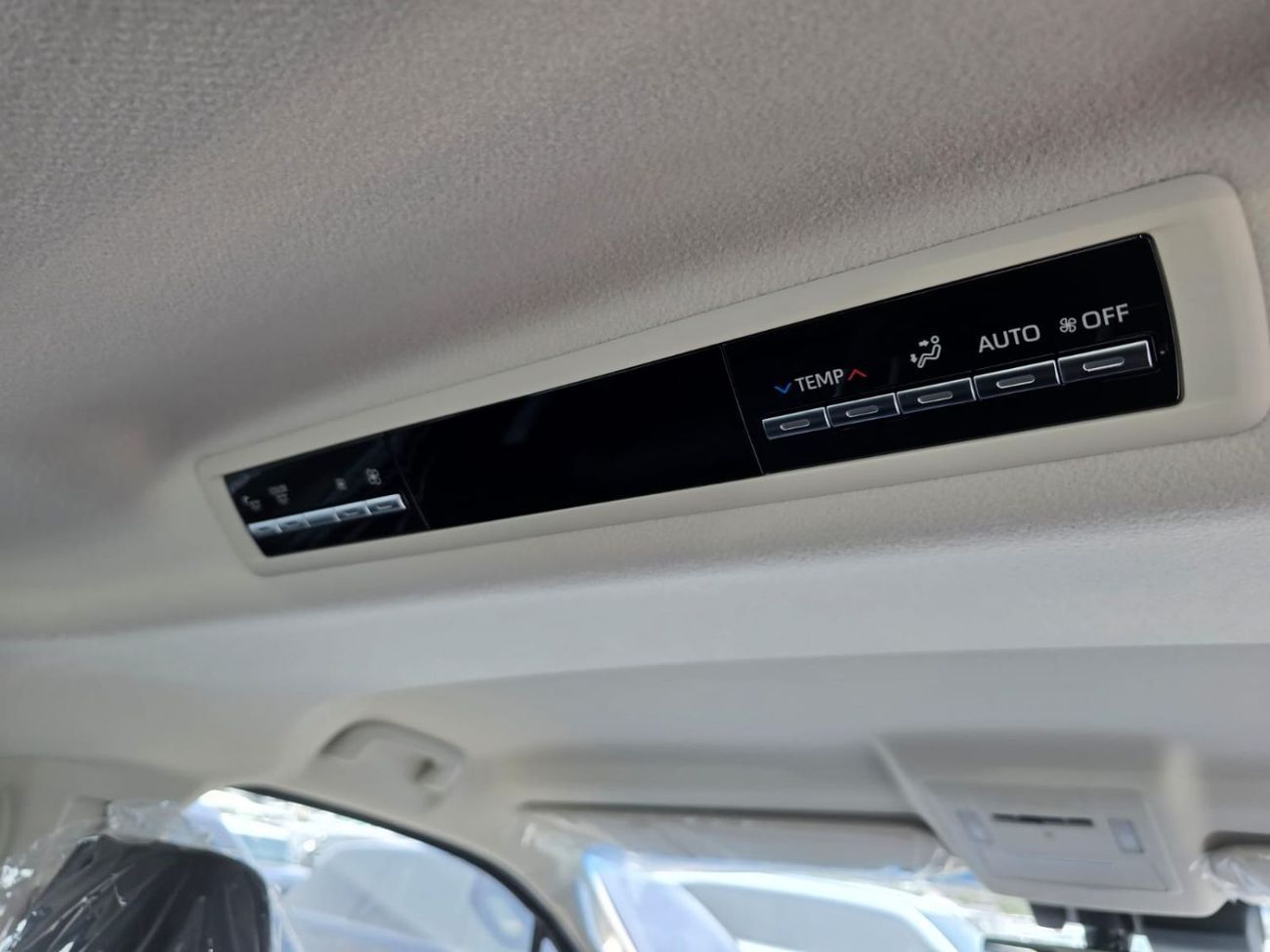 Toyota Granvia 3.5L V6 PETROL PREMIUM  6 SEATER FULL OPTION