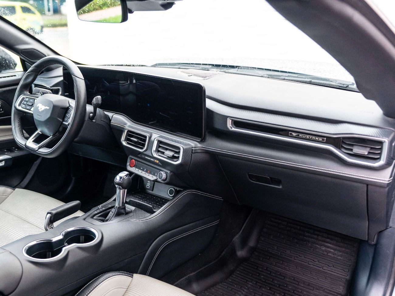 Ford Mustang Std 3.7L Convertible A/T