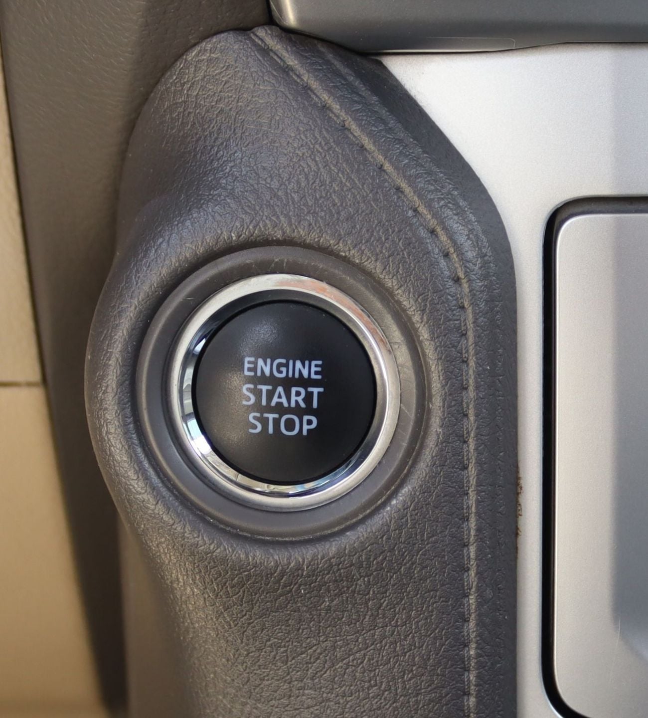 Toyota Prado EXR 4.0L 4WD Toyota Prado - 2019 - GCC - 4.0L - 6 (V )- 7 Seats - 4*4 - Excellent Condition Inside a