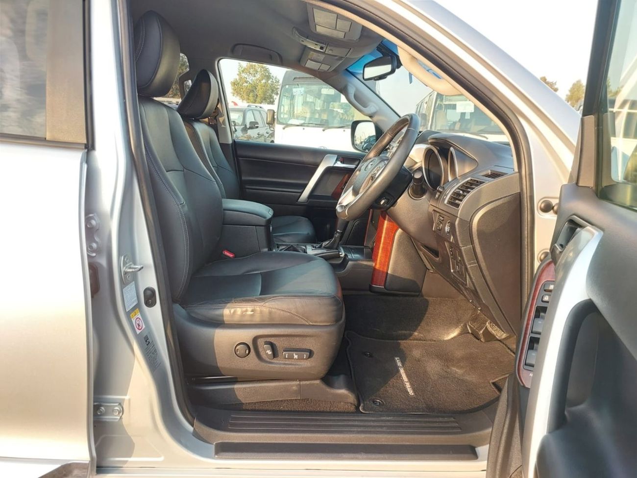 تويوتا لاند كروزر TOYOTA LAND CRUISER PRADO SUV RHD 2016 MODEL 2.8 L DIESEL AUTOMATIC(PM43662)