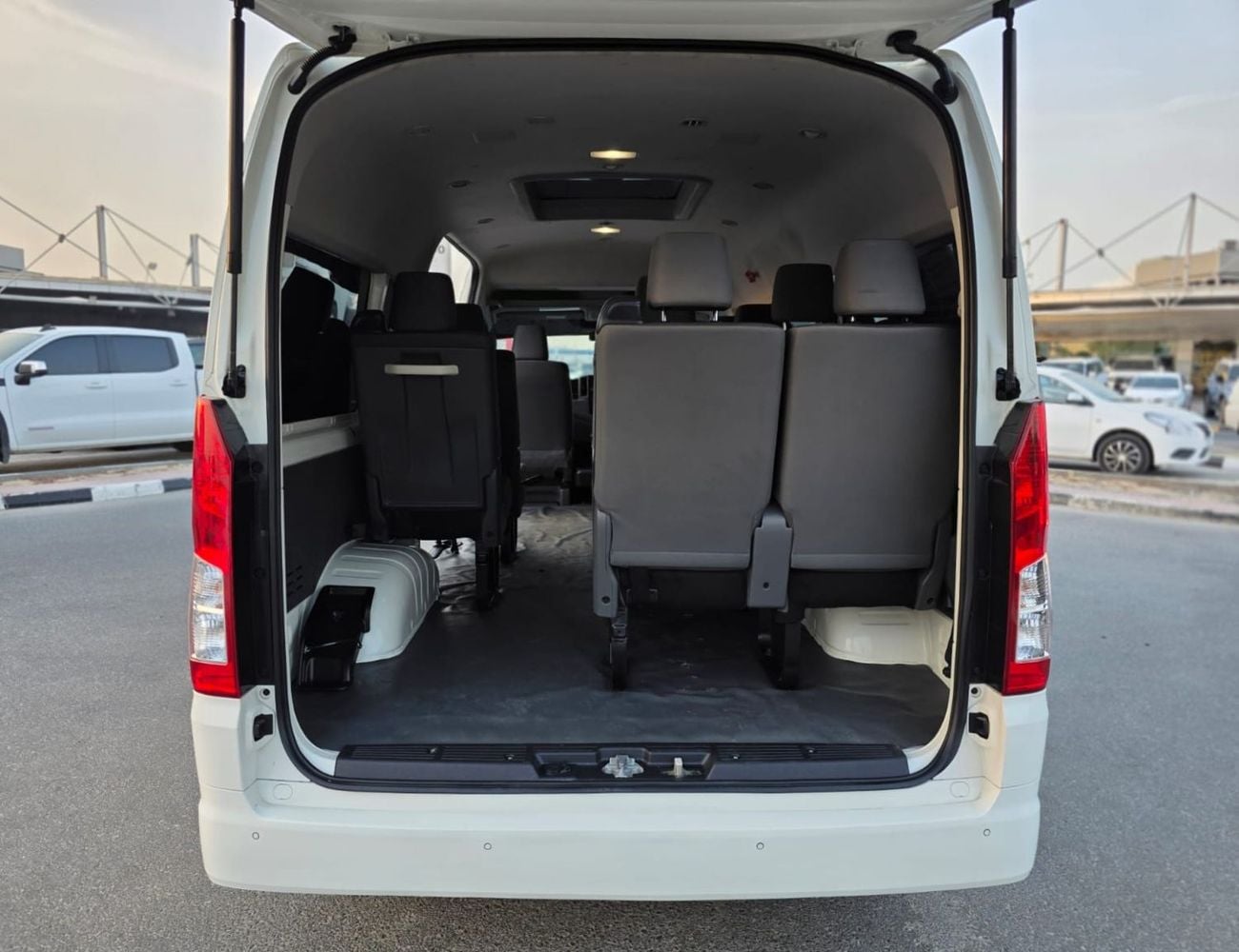 Toyota Hiace 2.8 Diesel Engine - 2WD - RHD