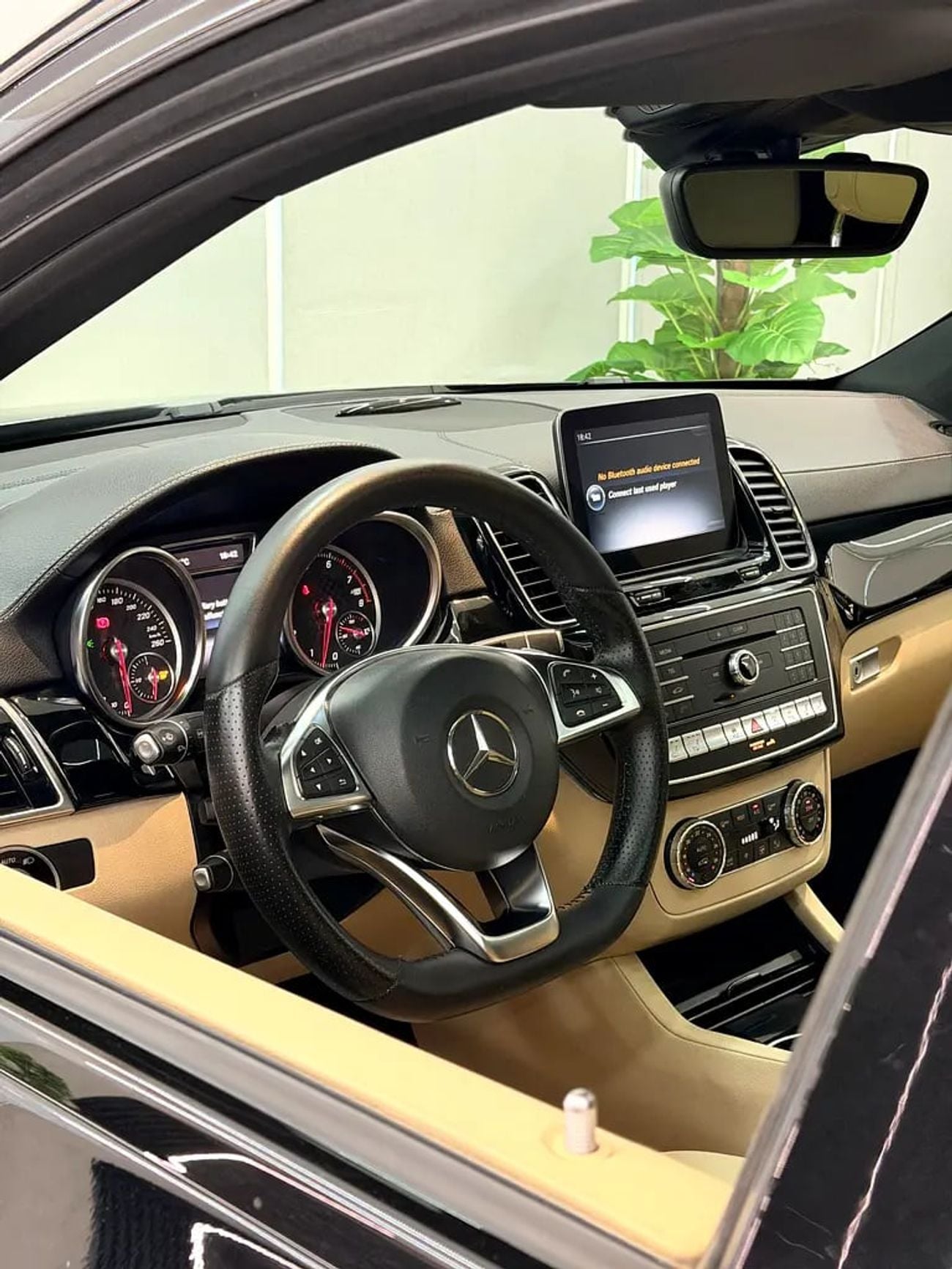 Mercedes Benz GLE43 AMG AMG MERCEDES GLE43 V6 || GCC || TOP RANGE || AMAZING CONDITION II FULLY LOADED || RECENTLY SERVICED