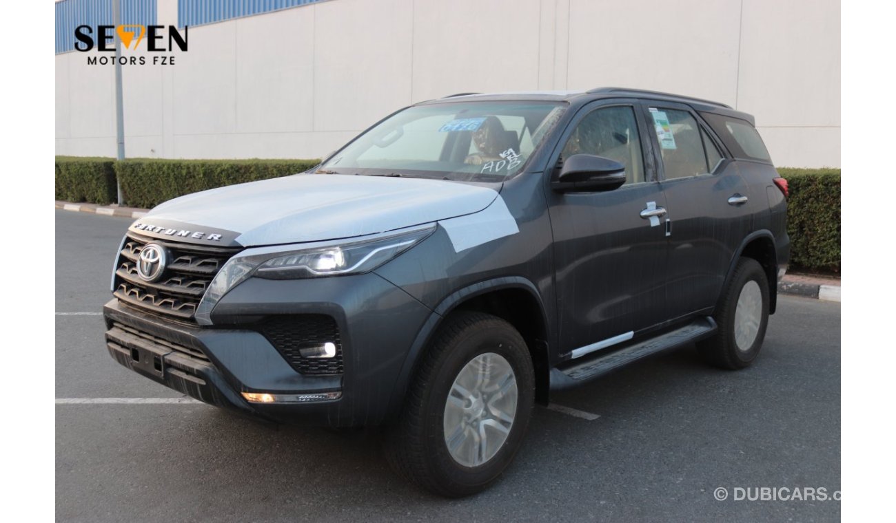 Toyota Fortuner 2.4L, LEATHER SEAT,HEAD REST SCREEN, MODEL 2022, DIESEL,FULL OPTION