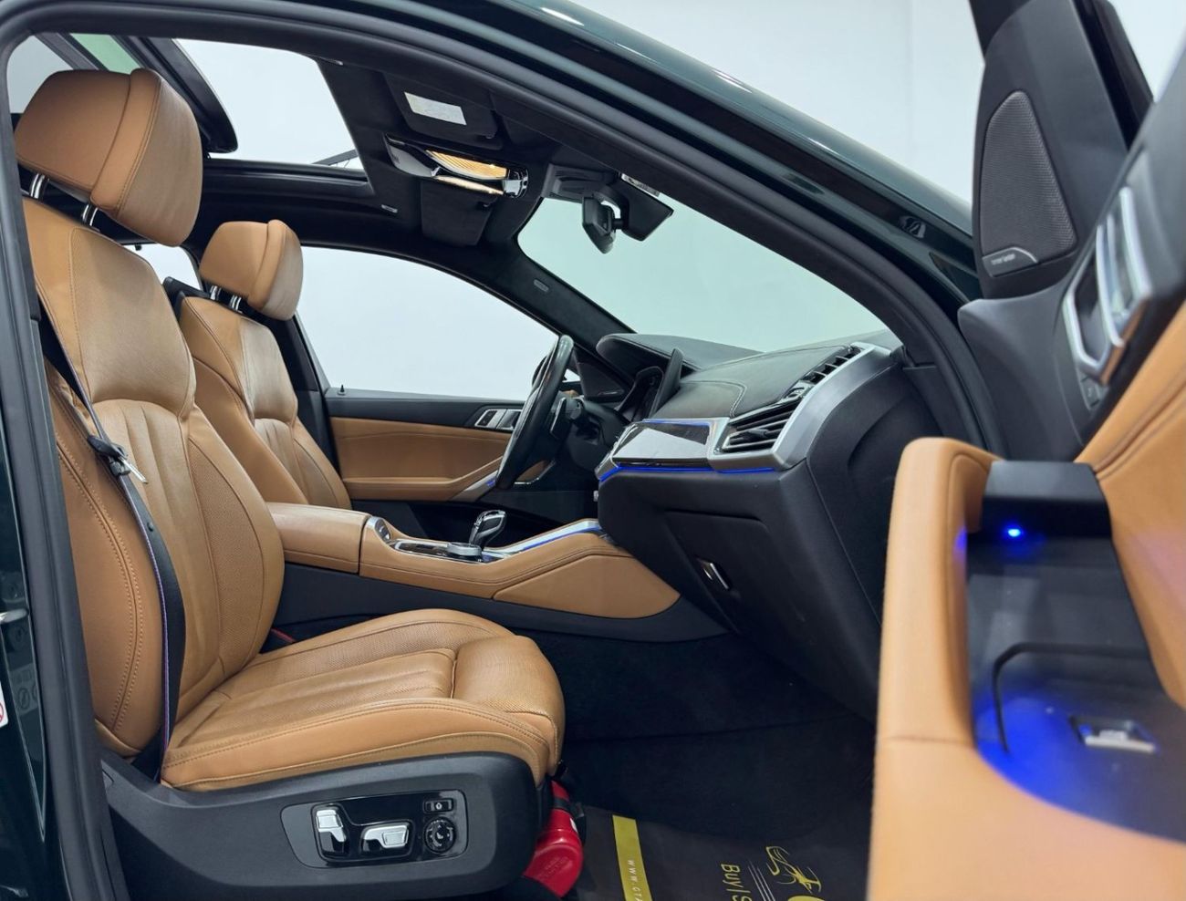 بي أم دبليو X6 M60i 4.4L  2022 BMW X6 M60i M-Sport, 2025 BMW Warranty + Service Pack, Full Options, Very Low Kms, G