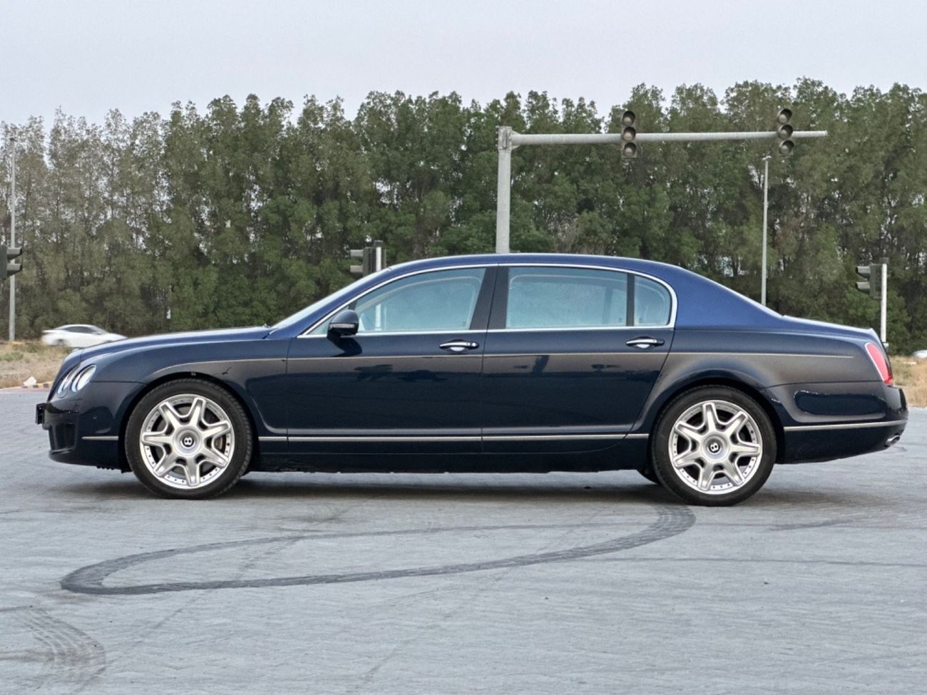 Bentley Continental Flying Spur MODEL 2010 GCC CAR PERFECT CONDITION INSIDE AND OUTSIDE FULL OPTION