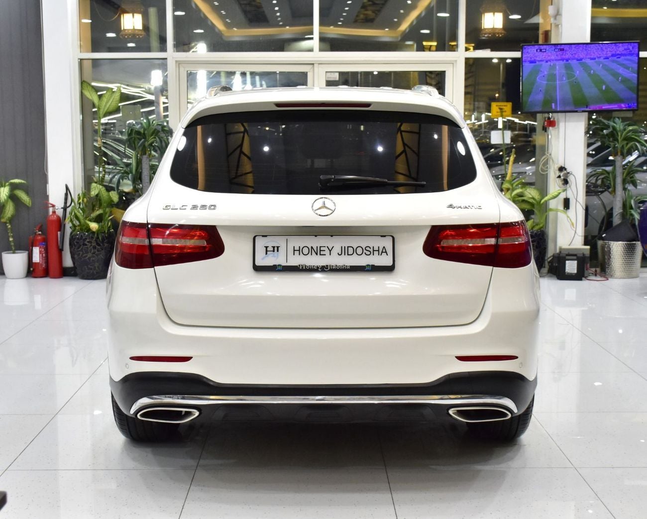Mercedes Benz GLC250 . EXCELLENT DEAL for our Mercedes Benz GLC250 4Matic ( 2017 Model ) in White Color GCC Specs