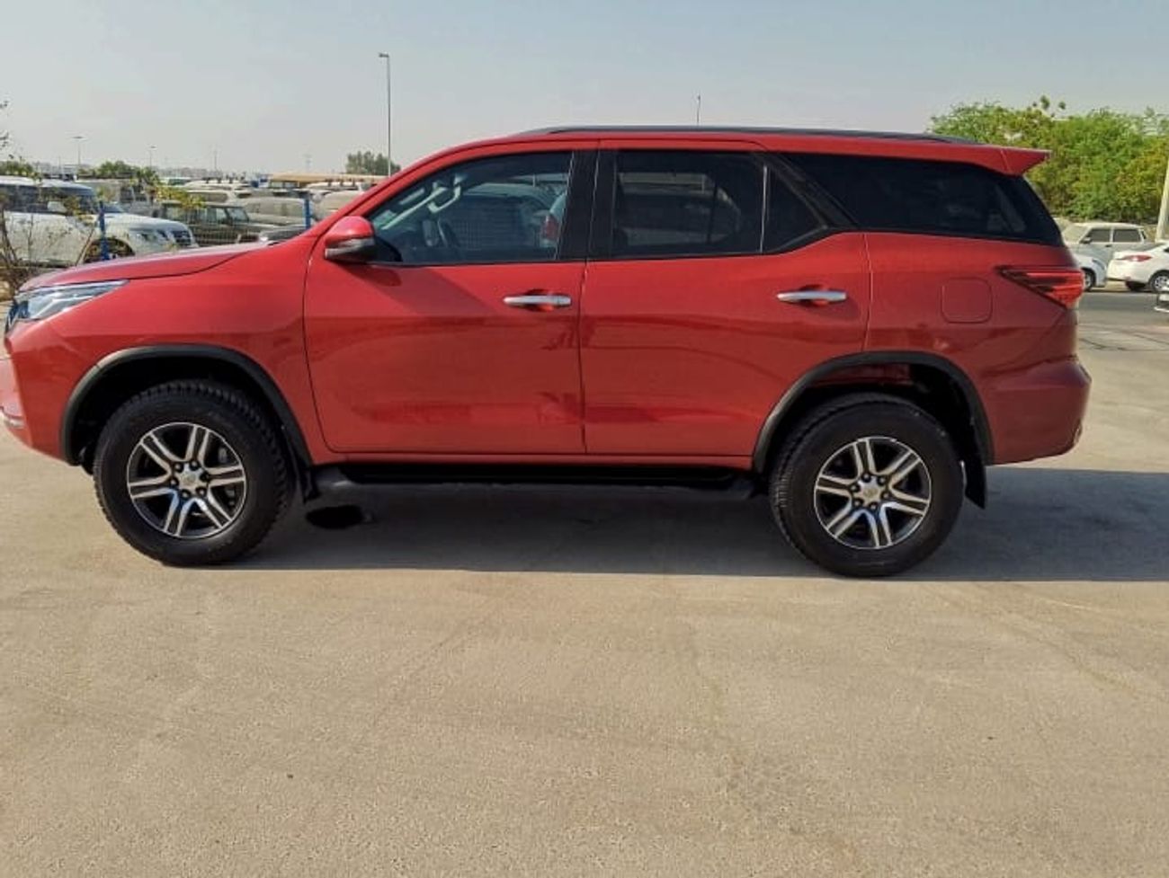 Toyota Fortuner VX-RHD-4WD-2.8L-Automatic-Diesel-7 Seats-5 Doors